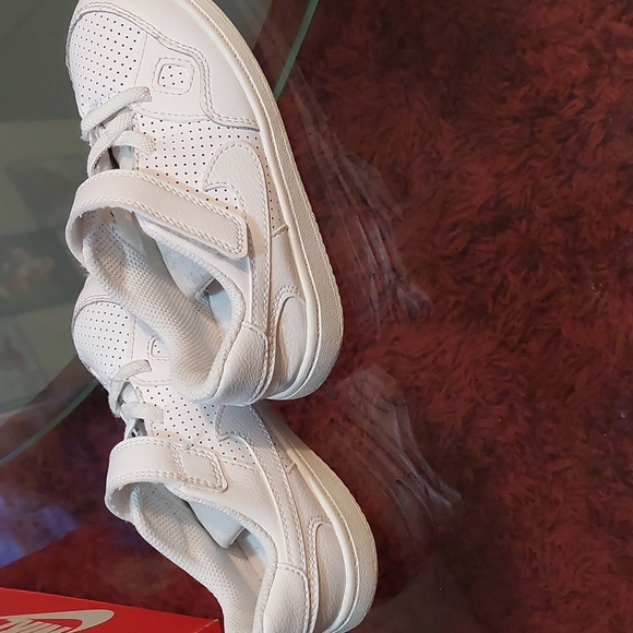 Nike sneakers - Picture 3 of 3